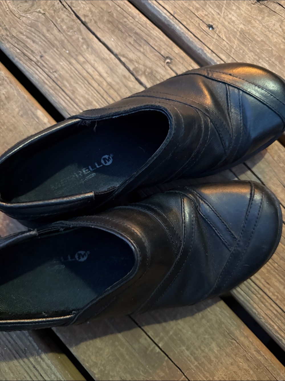 Merrell Women’s Size 8 Black Leather Slip On Walking Comfort Shoes